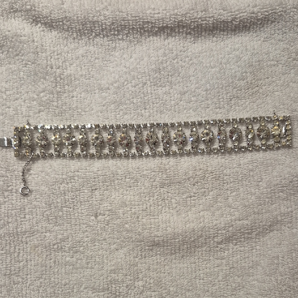 Elegant Silver and Gold Bracelet
